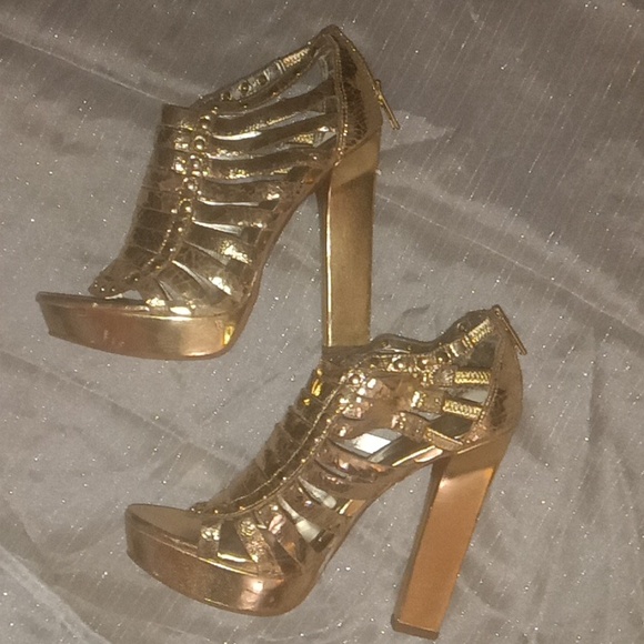 Jessica Simpson Size 5.5 Gold Strappy Heels - Picture 2 of 4